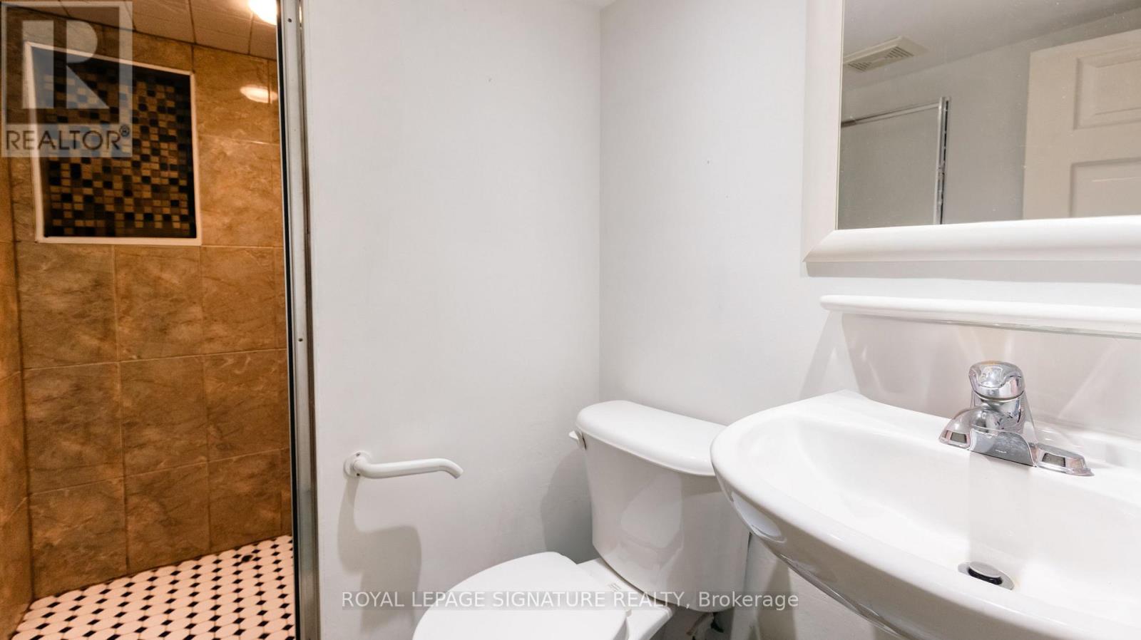 81 Lambton Avenue, Toronto, Ontario  M6N 2S4 - Photo 19 - W12631780