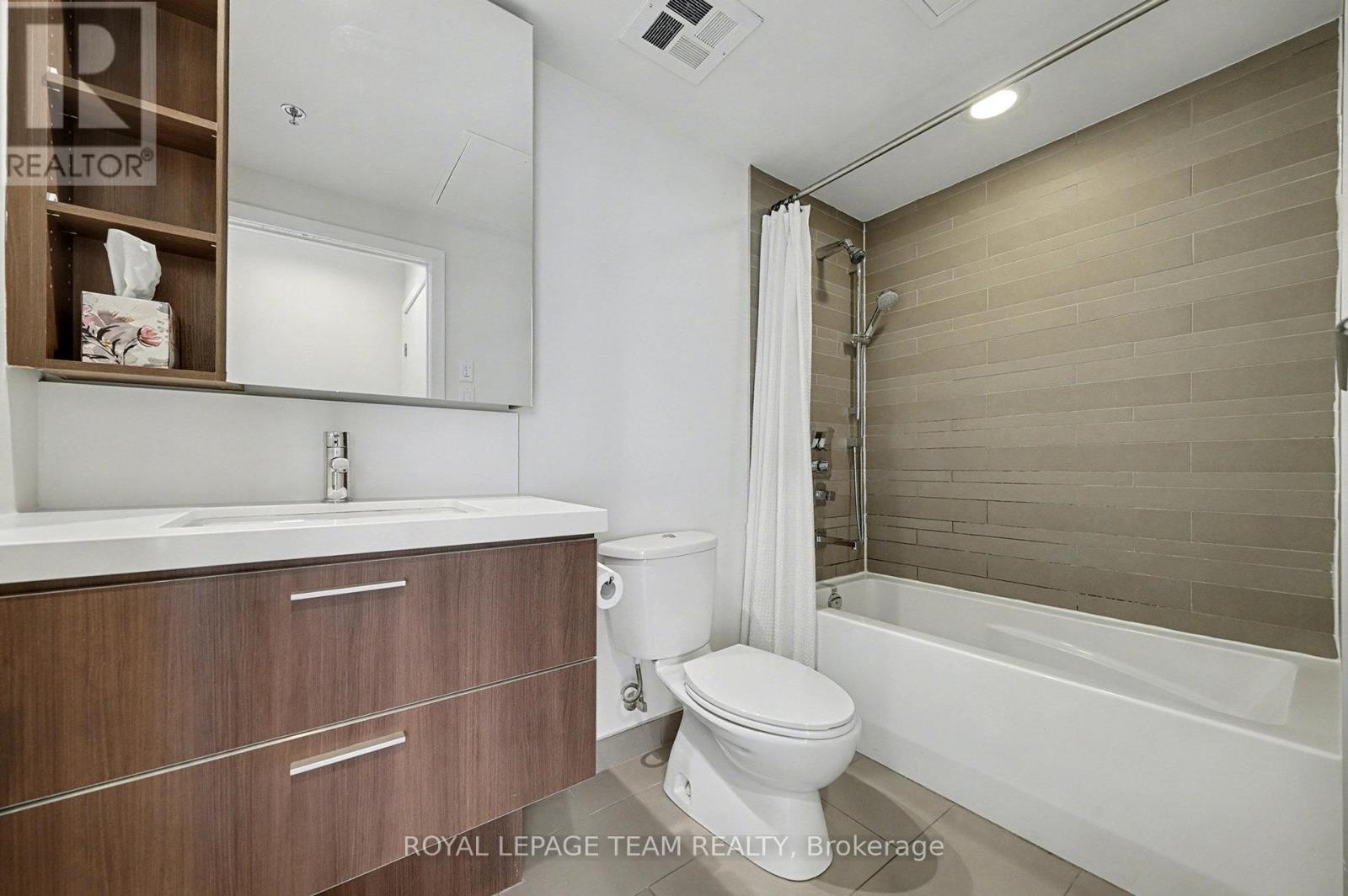 732 - 340 Mcleod Street, Ottawa, Ontario  K2P 1A4 - Photo 17 - X12633846