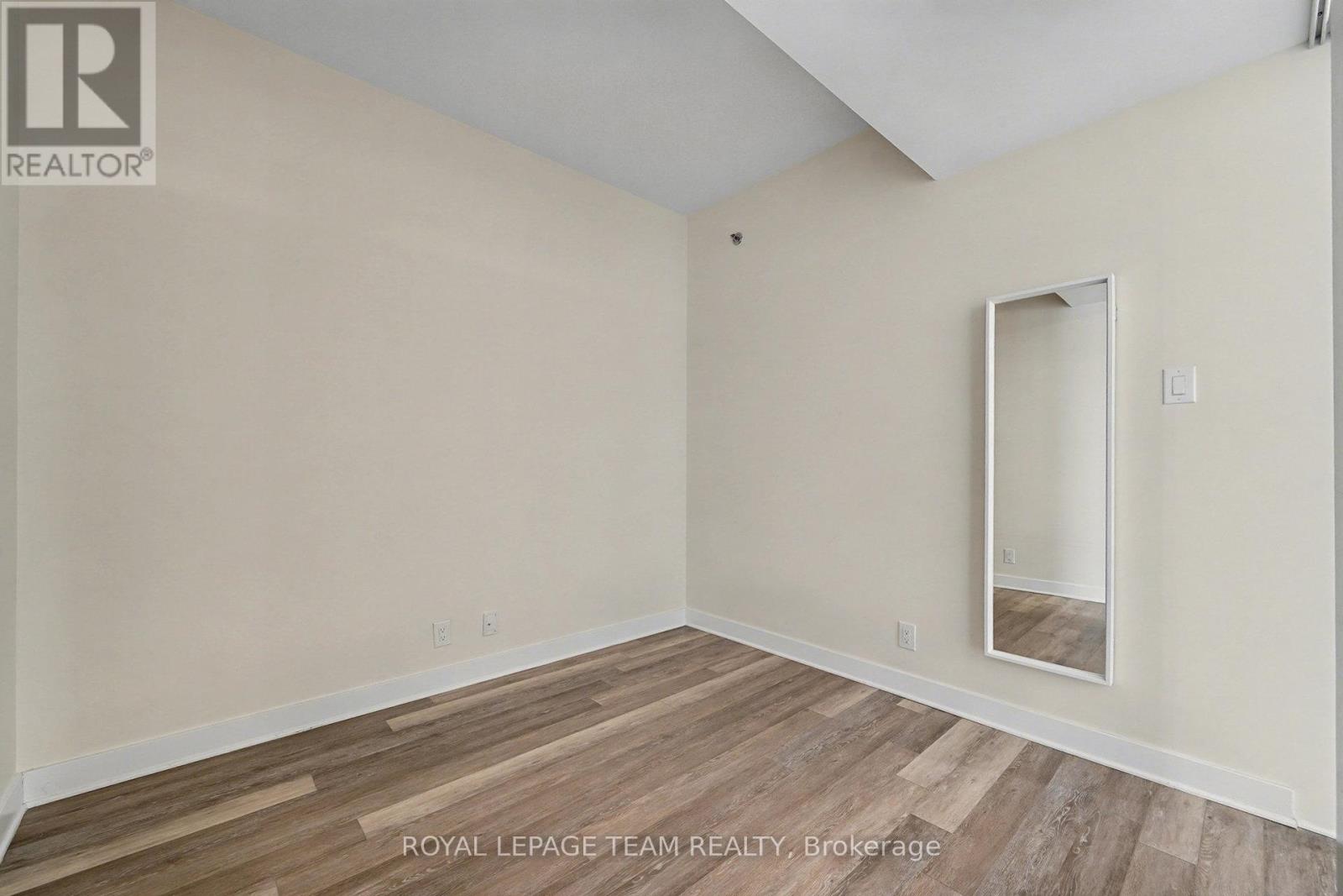 732 - 340 Mcleod Street, Ottawa, Ontario  K2P 1A4 - Photo 5 - X12633846