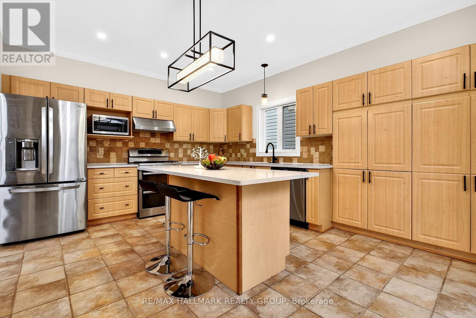 143 Borealis Crescent, Ottawa, Ontario K1K 4T9 - Photo 12 - X12633882