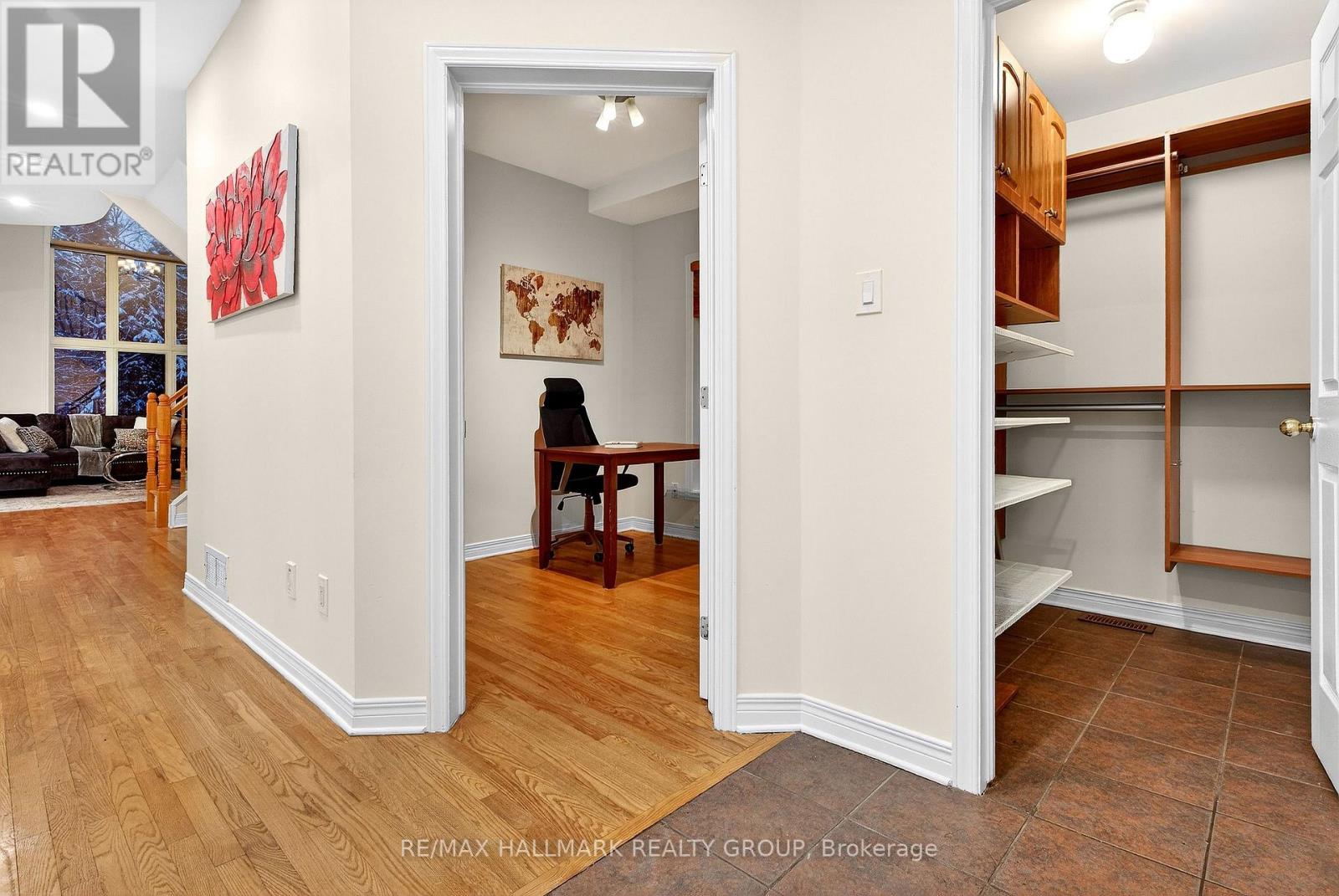 143 Borealis Crescent, Ottawa, Ontario K1K 4T9 - Photo 3 - X12633882