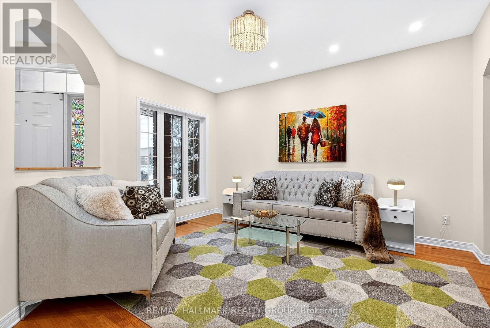 143 Borealis Crescent, Ottawa, Ontario K1K 4T9 - Photo 4 - X12633882