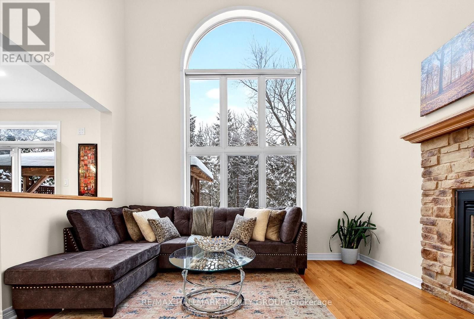 143 Borealis Crescent, Ottawa, Ontario K1K 4T9 - Photo 8 - X12633882