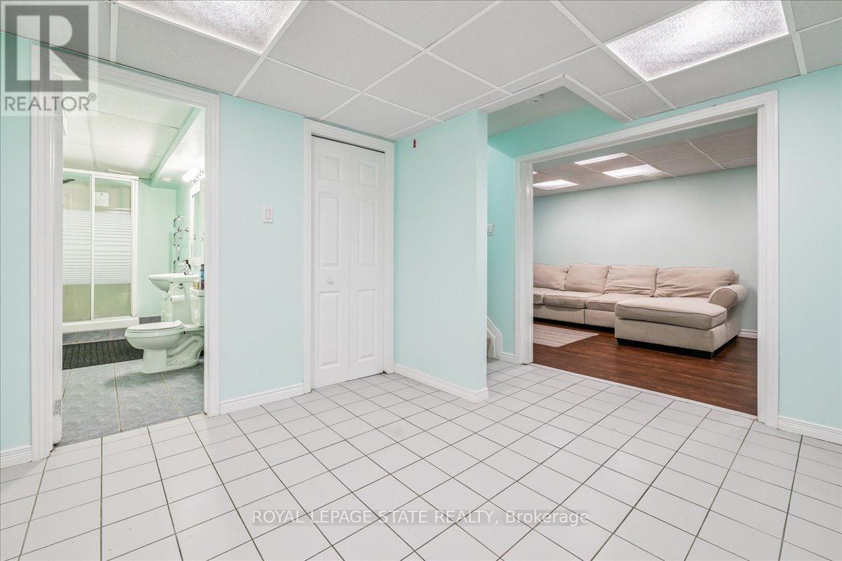 22 Merritt Crescent, Grimsby (Grimsby West), Ontario  L3M 4X5 - Photo 33 - X12434580