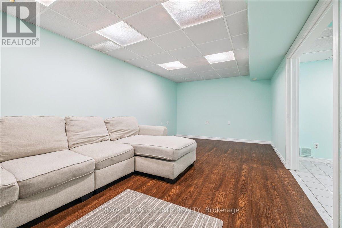 22 Merritt Crescent, Grimsby (Grimsby West), Ontario  L3M 4X5 - Photo 35 - X12434580