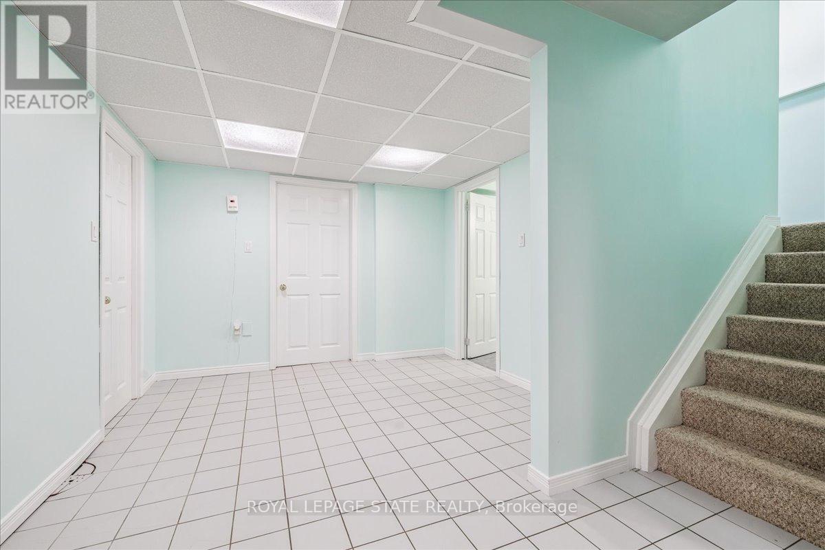 22 Merritt Crescent, Grimsby (Grimsby West), Ontario  L3M 4X5 - Photo 36 - X12434580