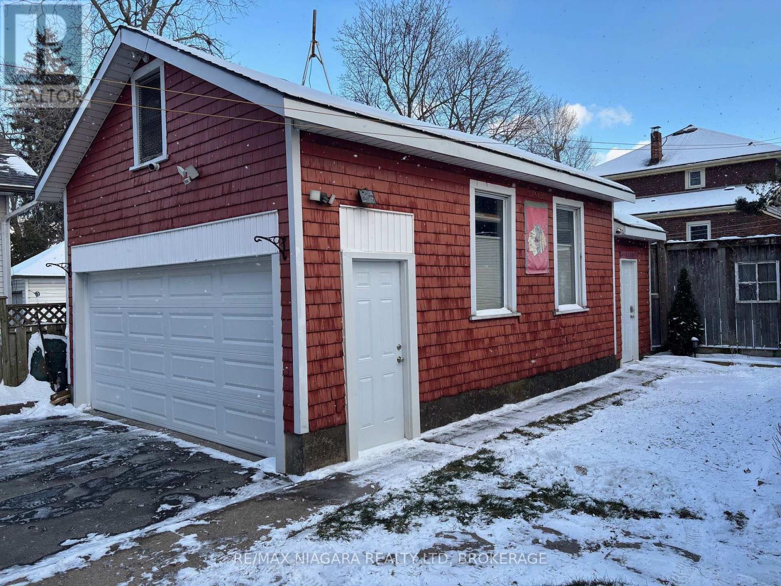 4766 Ryerson Crescent, Niagara Falls (Downtown), Ontario  L2E 1E5 - Photo 3 - X12633896