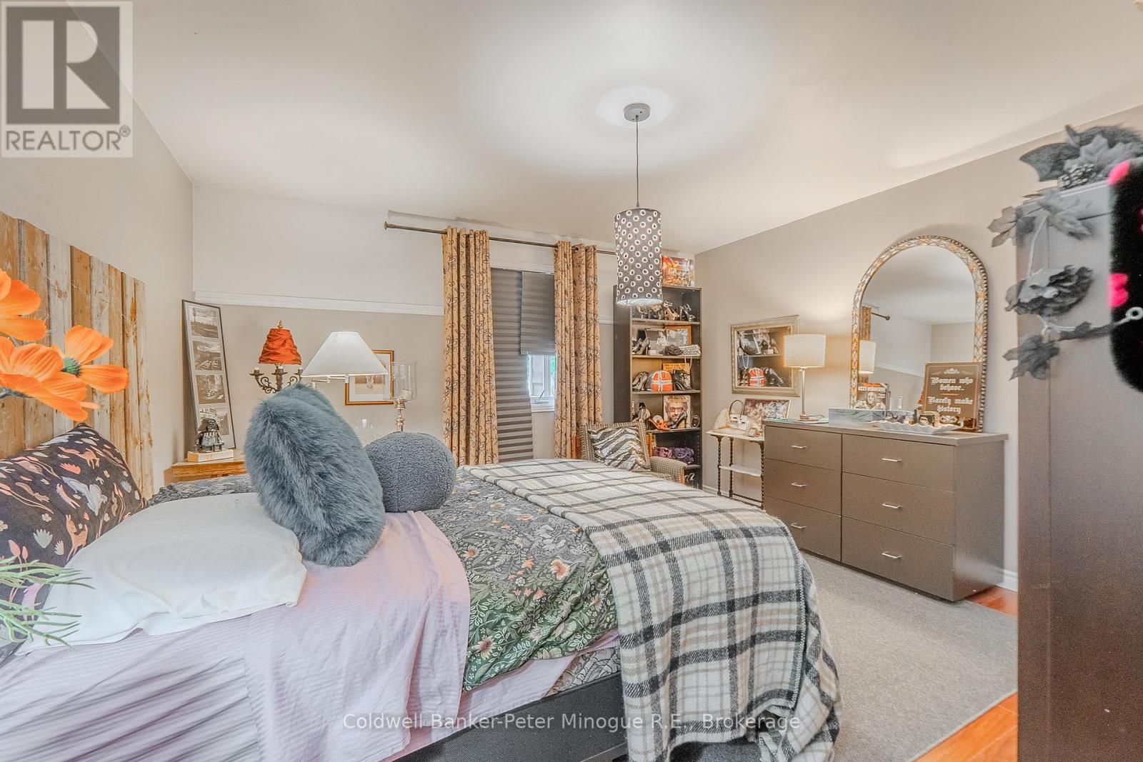 54 Lakeshore Drive, Temagami, Ontario  P0H 2H0 - Photo 14 - X12633404