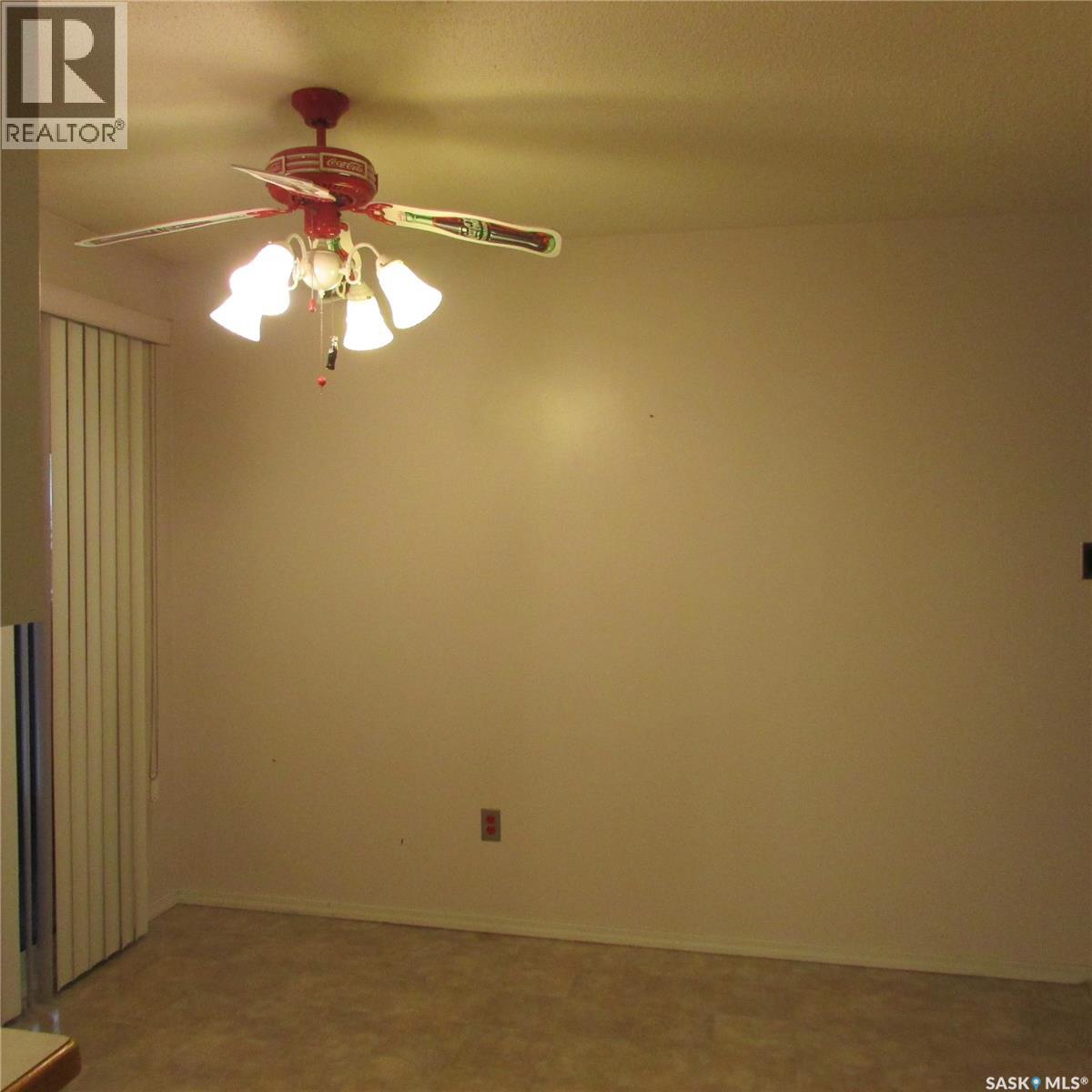 11 Watts Bay, Regina, Saskatchewan  S4N 5G6 - Photo 7 - SK025639