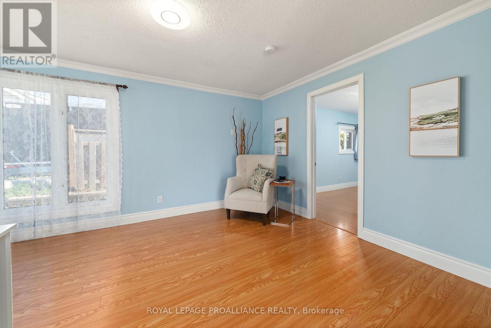 317 Sidney Street, Quinte West, Ontario  K8V 2V1 - Photo 10 - X12400387