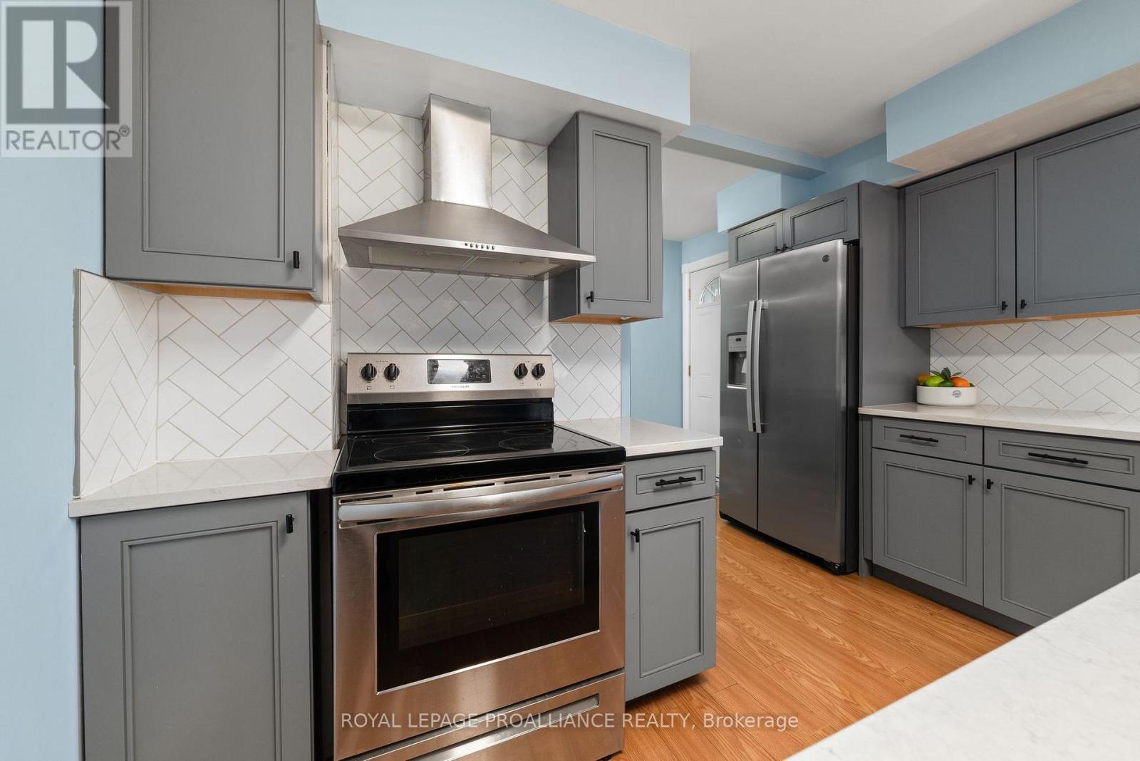 317 Sidney Street, Quinte West, Ontario  K8V 2V1 - Photo 21 - X12400387