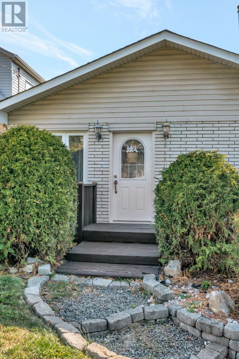 317 Sidney Street, Quinte West, Ontario  K8V 2V1 - Photo 3 - X12400387