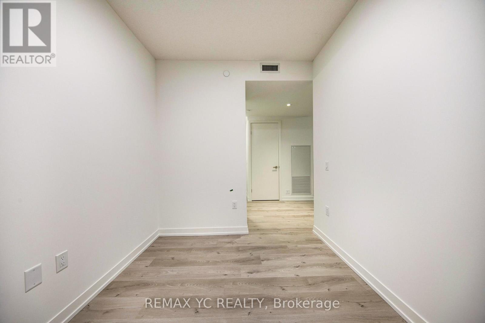 1801 - 138 Downes Avenue, Toronto, Ontario  M5E 0E4 - Photo 8 - C12633892