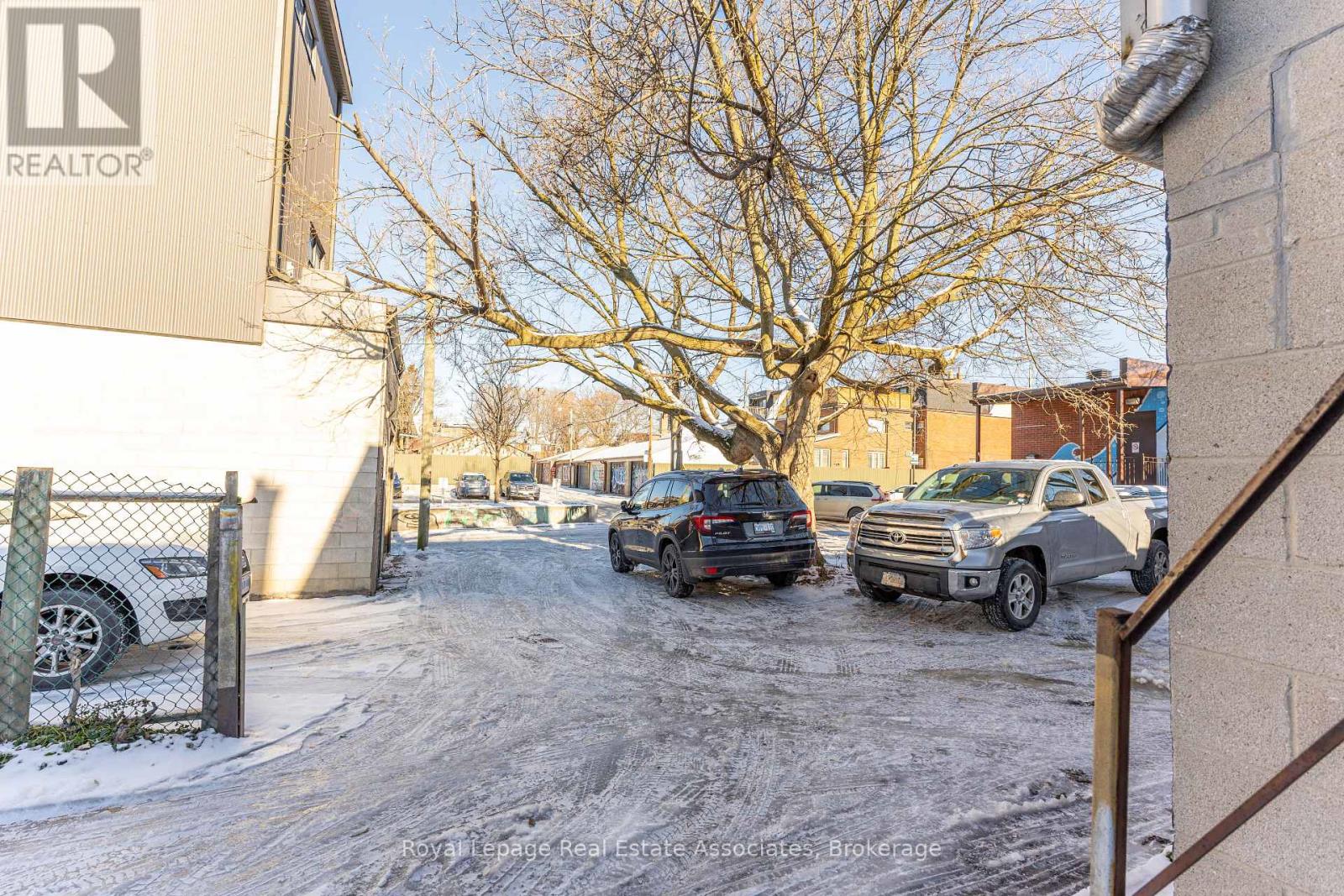 654 Bloor Street W, Toronto, Ontario  M6G 1K9 - Photo 31 - C12633900