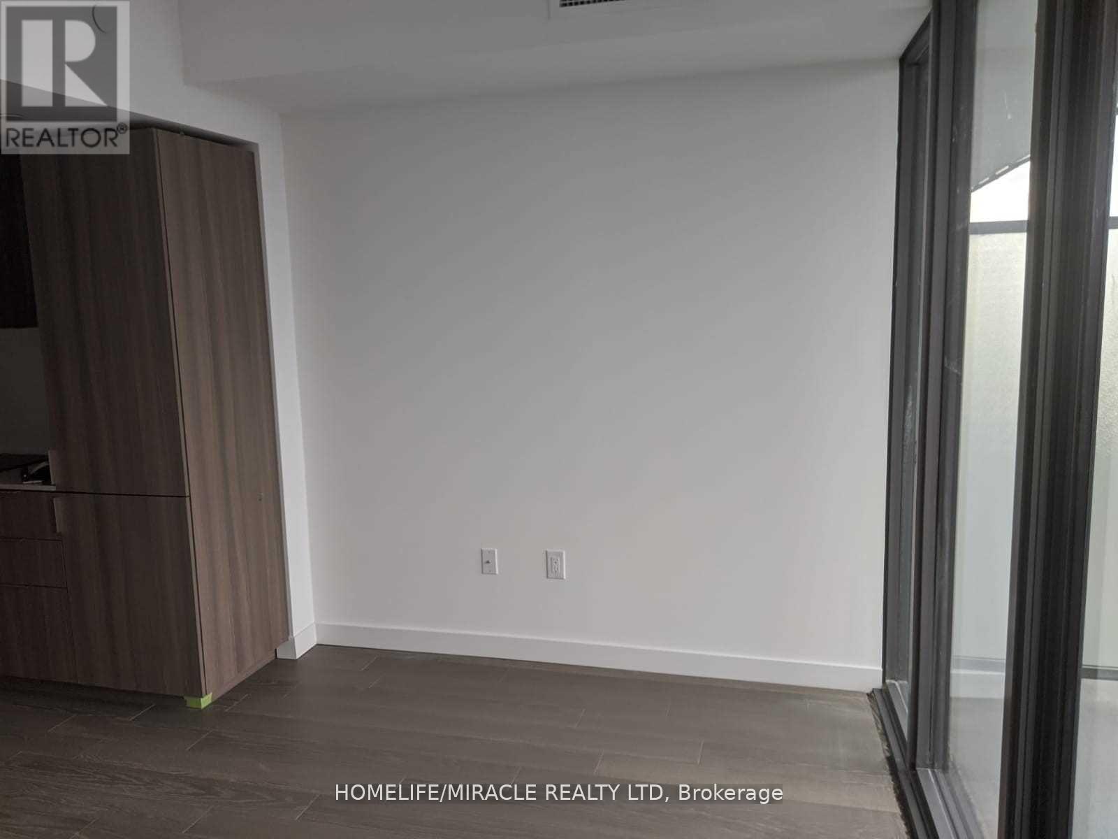 4910 - 11 Wellesley Street W, Toronto, Ontario  M4Y 0G4 - Photo 4 - C12633966