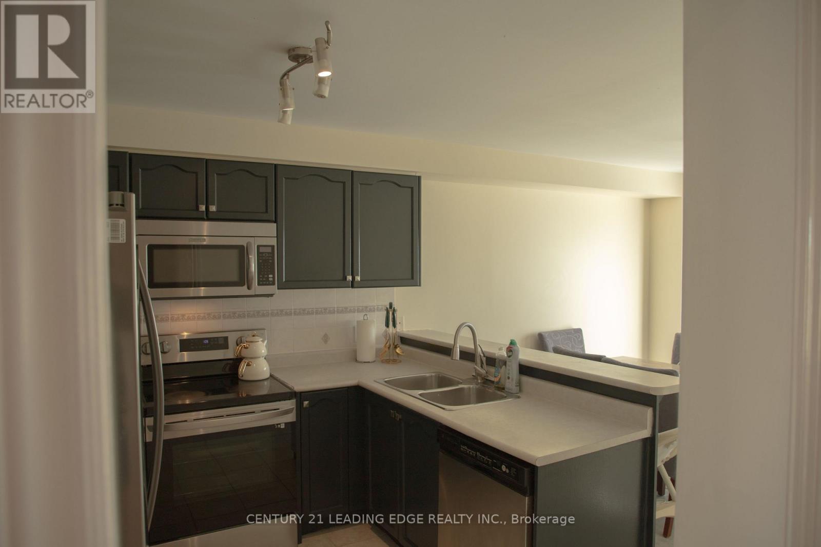 157 Dooley Crescent, Ajax (Northwest Ajax), Ontario  L1T 4J6 - Photo 8 - E12633852