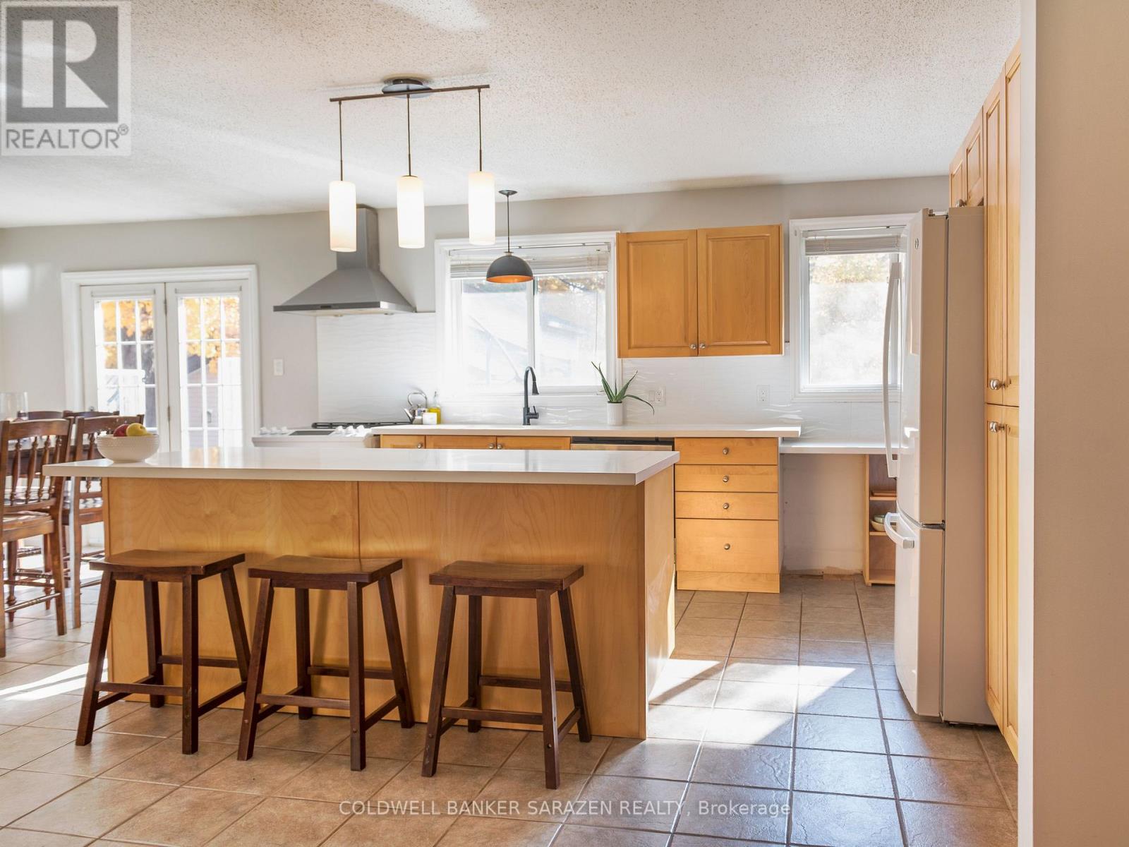 875 Usborne Street, Mcnab/braeside, Ontario  K0A 1G0 - Photo 6 - X12308244