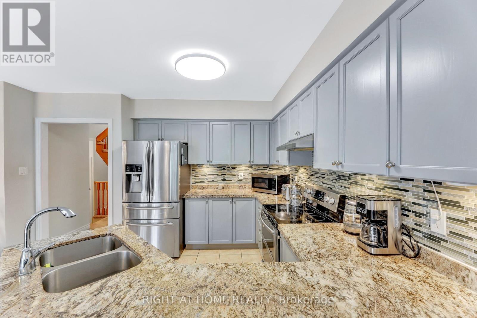 62 Martini Drive N, Richmond Hill, Ontario  L4S 2T7 - Photo 10 - N12633832