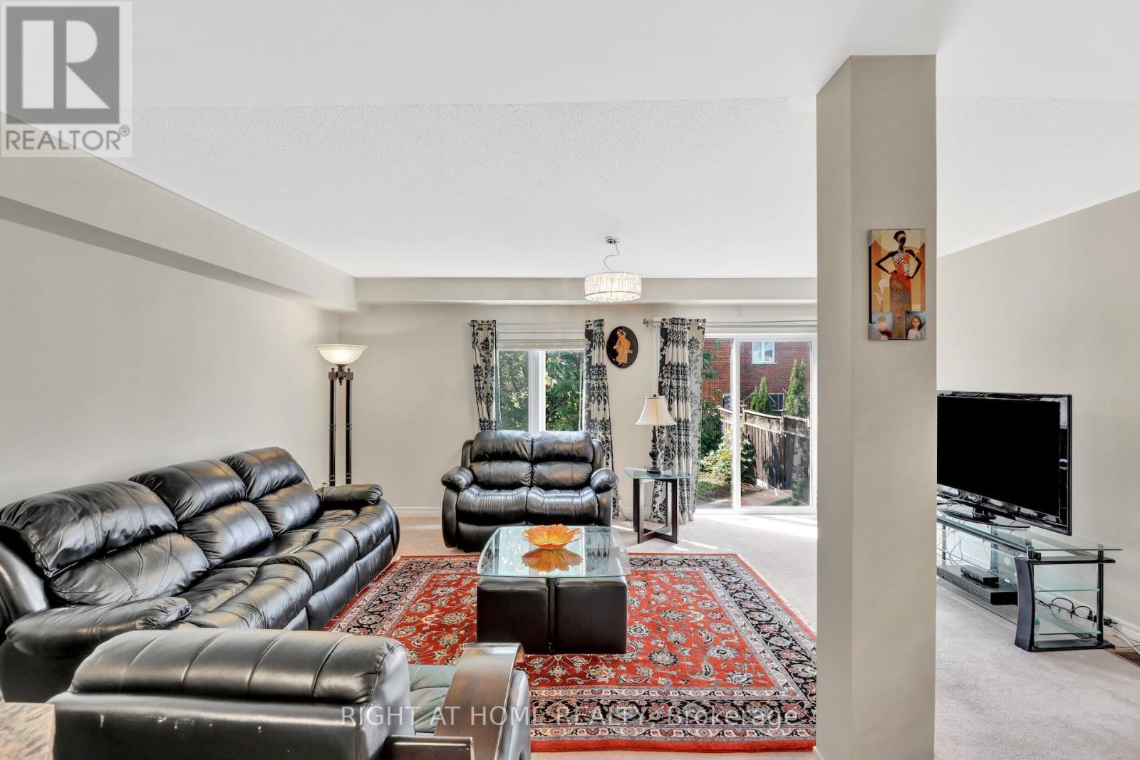 62 Martini Drive N, Richmond Hill, Ontario  L4S 2T7 - Photo 11 - N12633832