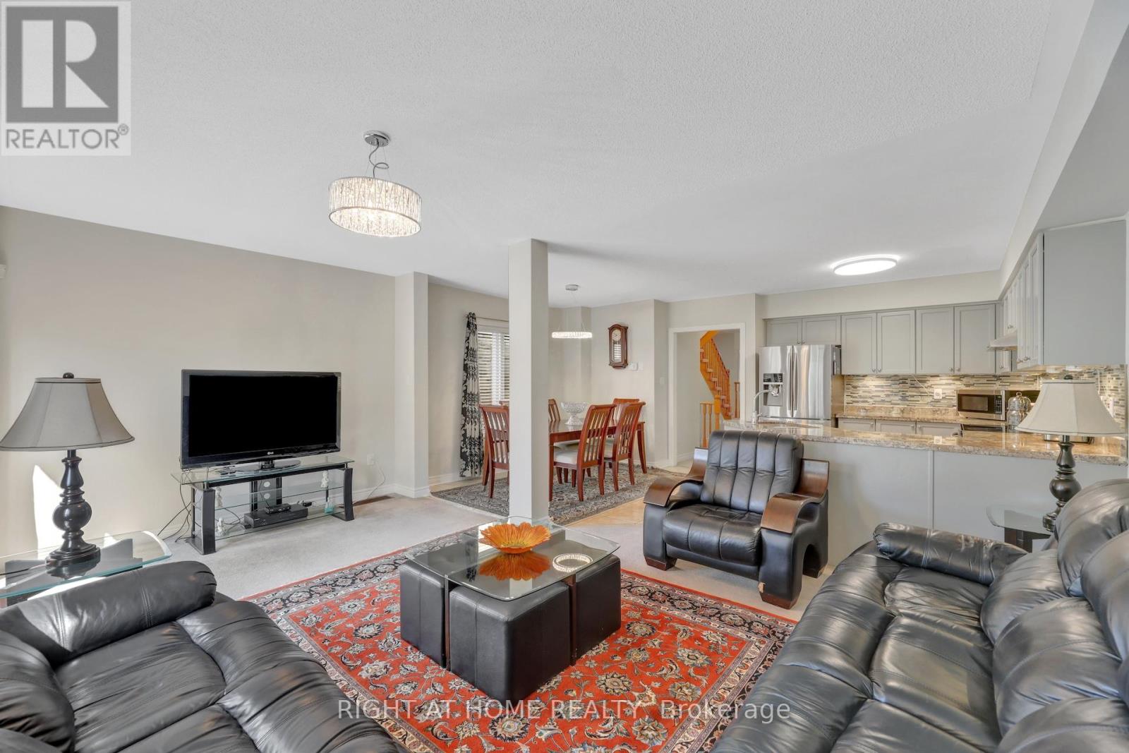 62 Martini Drive N, Richmond Hill, Ontario  L4S 2T7 - Photo 12 - N12633832