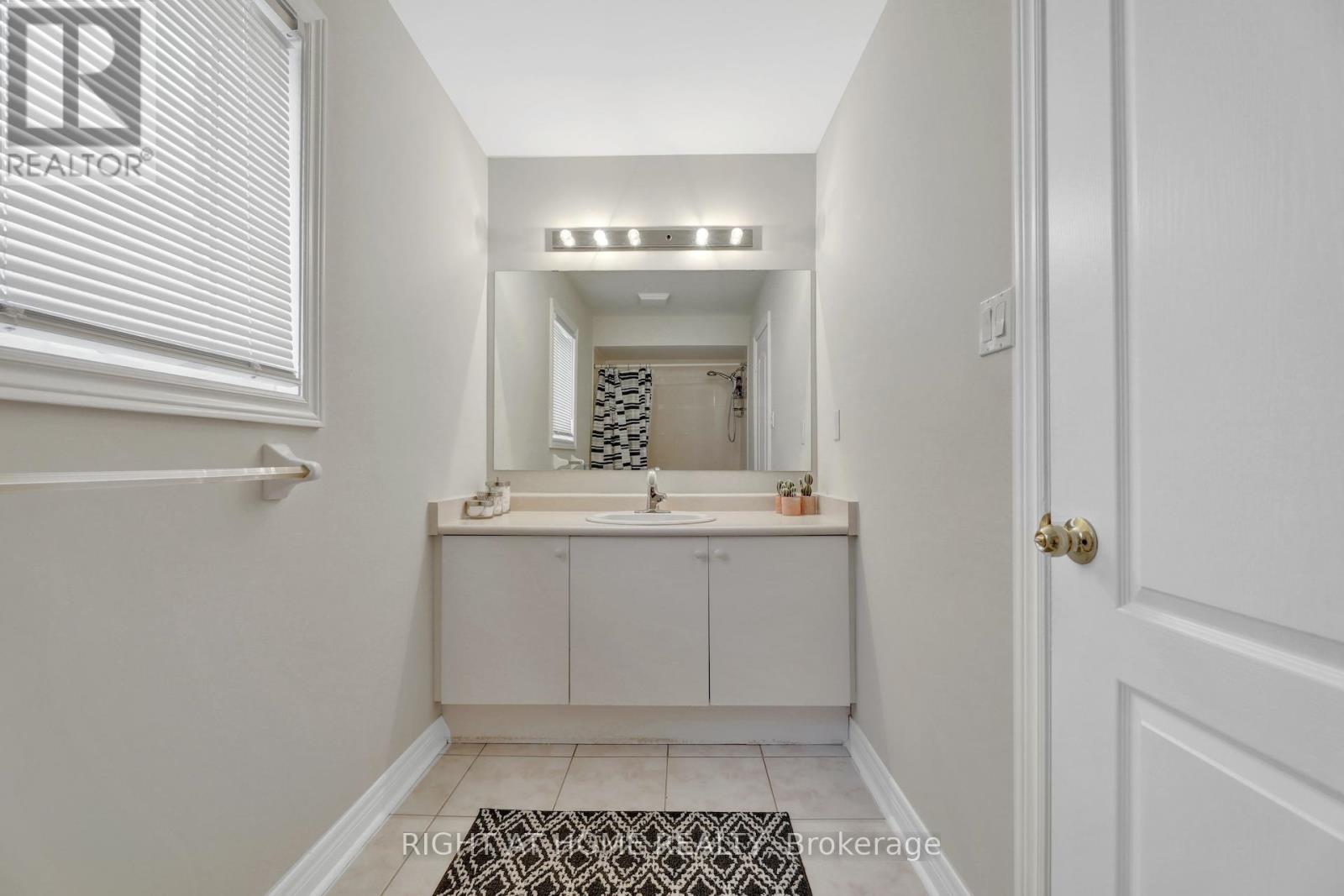 62 Martini Drive N, Richmond Hill, Ontario  L4S 2T7 - Photo 19 - N12633832