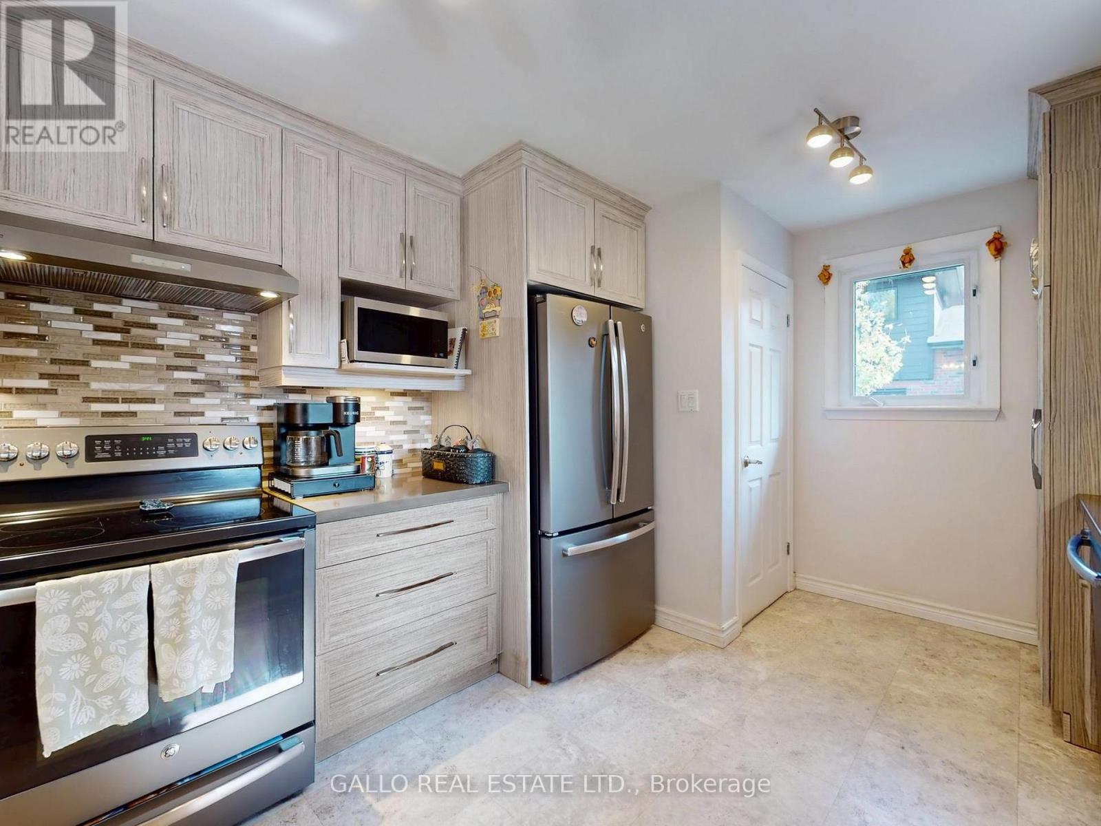 12151 Tenth Line, Whitchurch-Stouffville, Ontario  L4A 6B9 - Photo 12 - N12633858