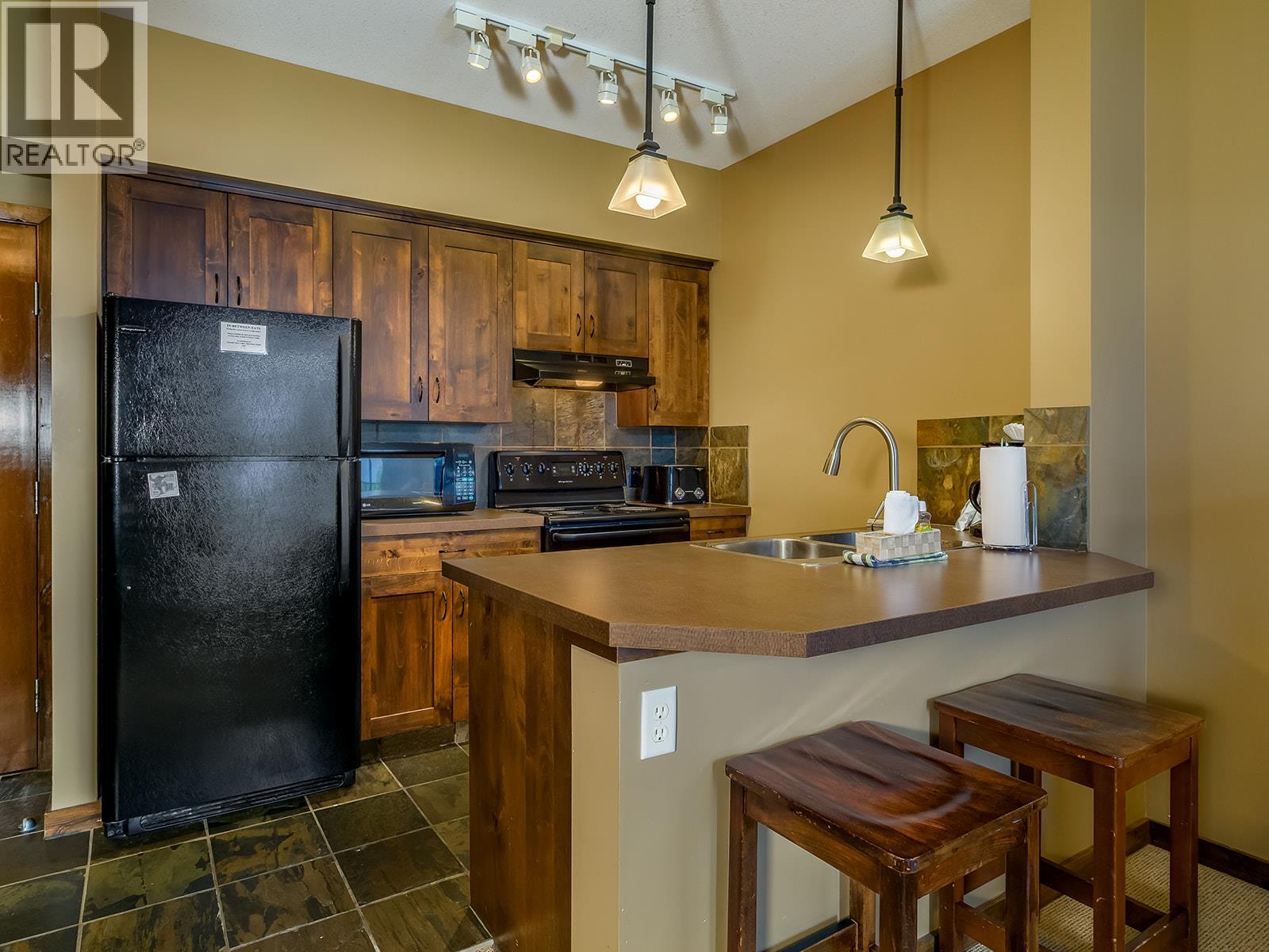 1545 Kicking Horse Trail Unit# 307, Golden, British Columbia  V0A 1H2 - Photo 4 - 10359409