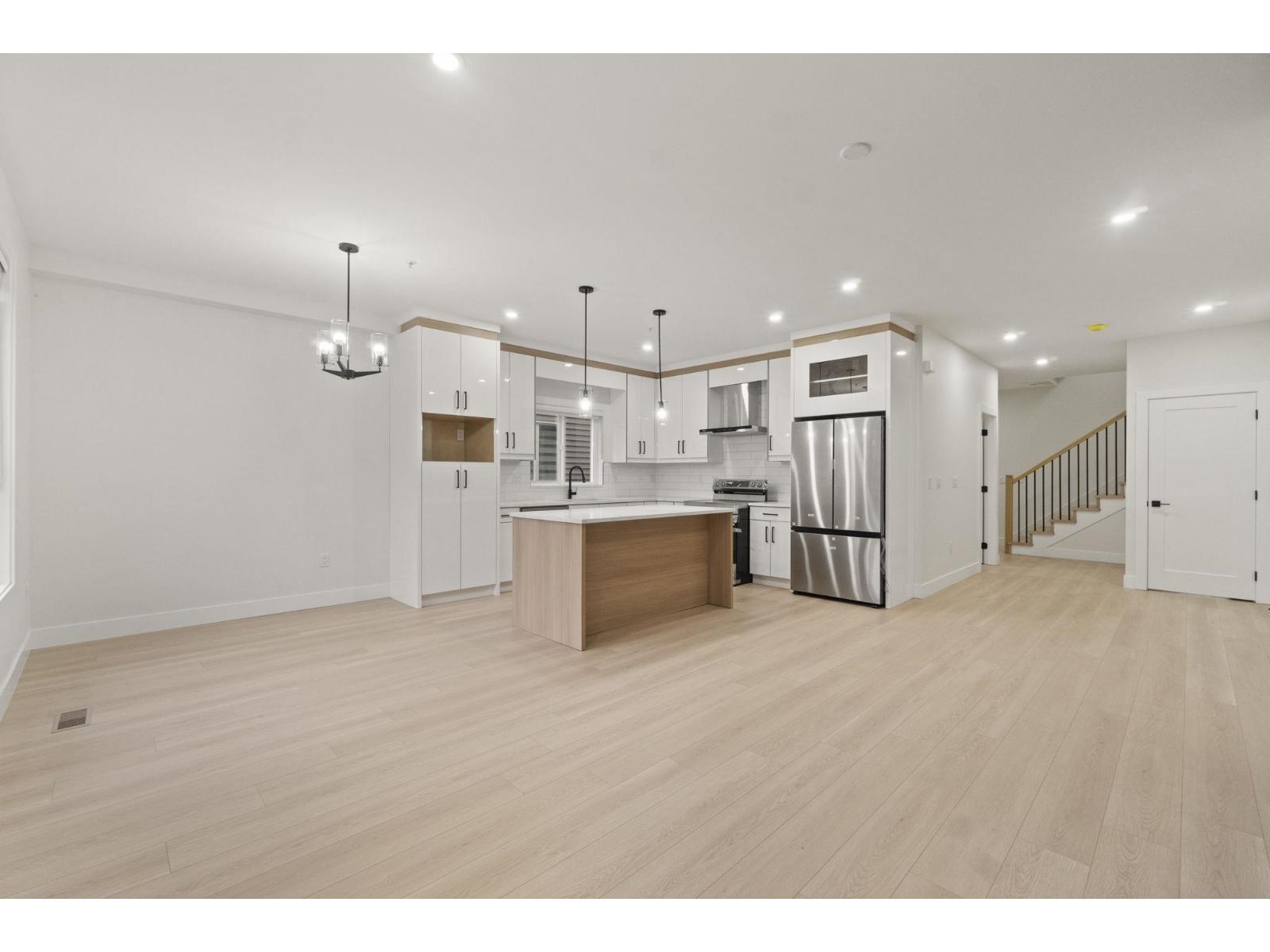 32520 Higginbottom Court, Mission, British Columbia  V2V 2T7 - Photo 7 - R3073619