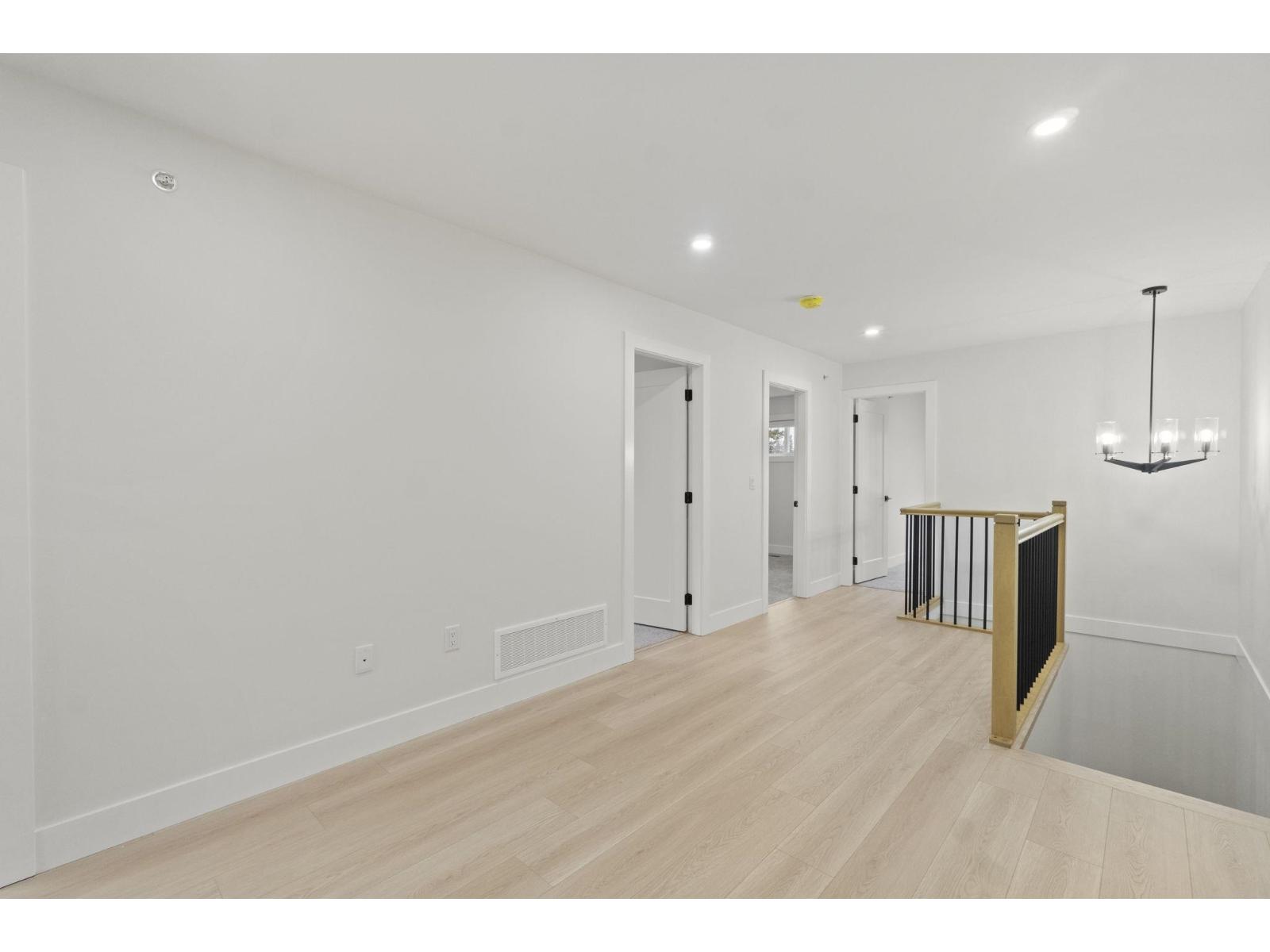 32520 Higginbottom Court, Mission, British Columbia  V2V 2T7 - Photo 13 - R3073619