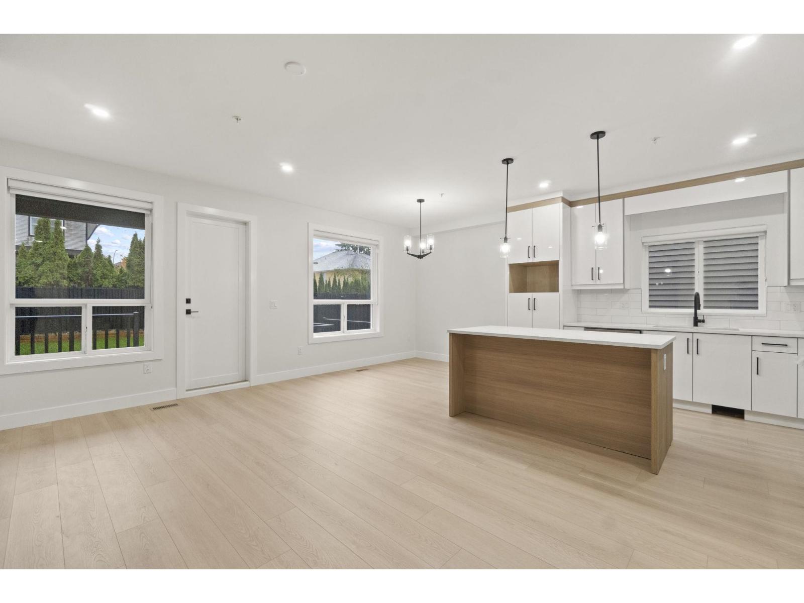 32520 Higginbottom Court, Mission, British Columbia  V2V 2T7 - Photo 6 - R3073619