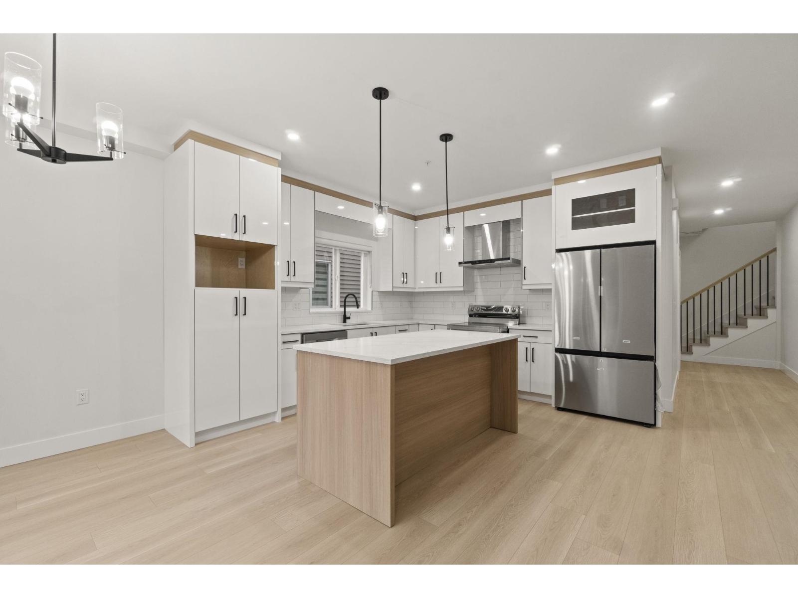 32520 Higginbottom Court, Mission, British Columbia  V2V 2T7 - Photo 9 - R3073619