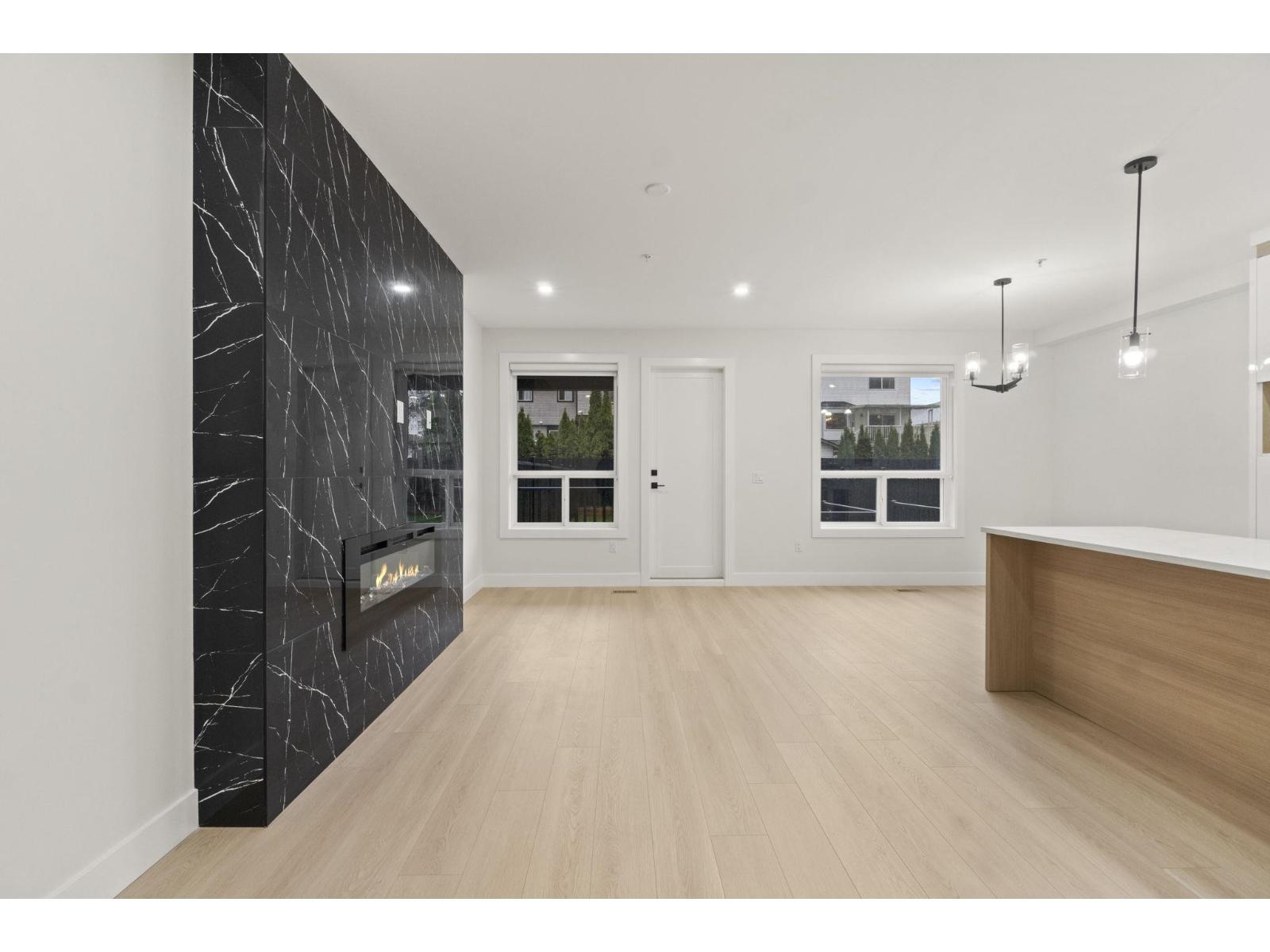 32520 Higginbottom Court, Mission, British Columbia  V2V 2T7 - Photo 4 - R3073619