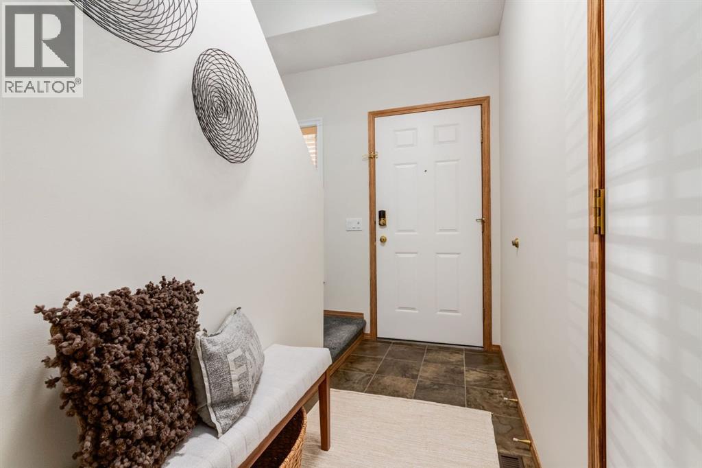 12 Millrise Green Sw, Calgary, Alberta  T2Y 3E8 - Photo 2 - A2267630