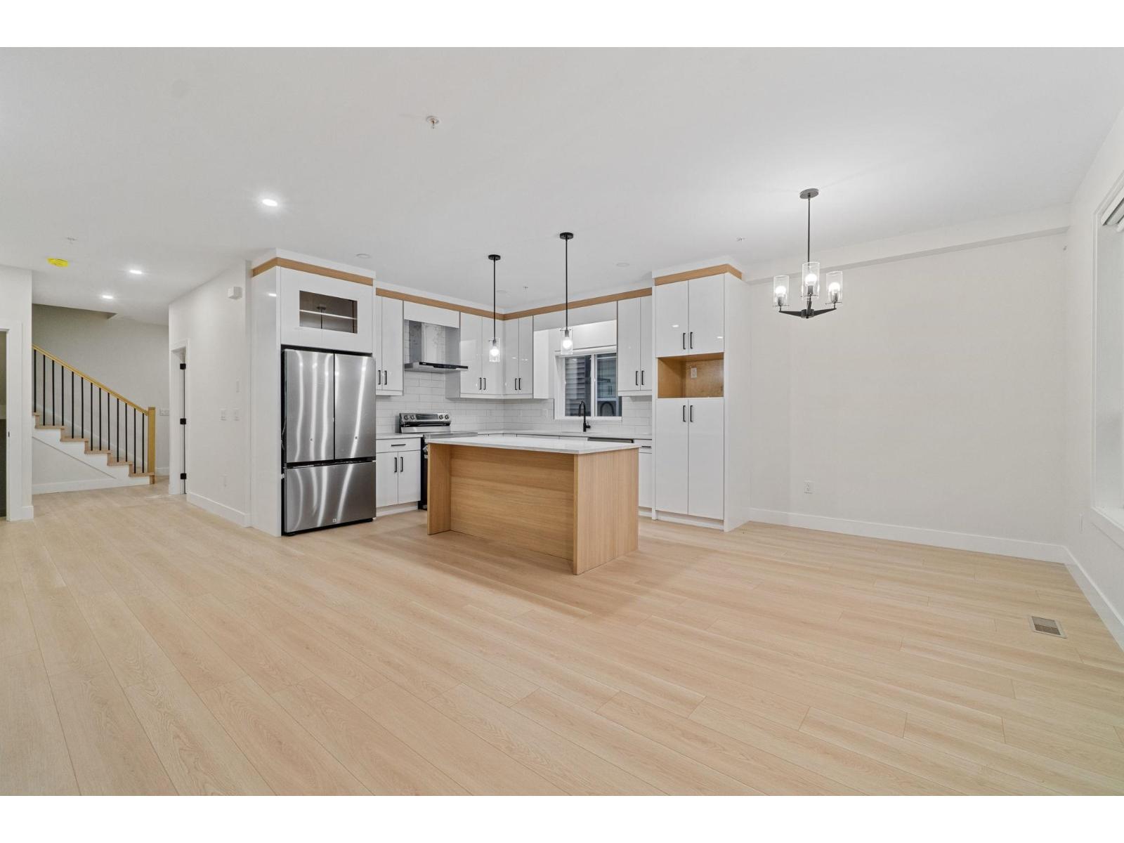 32522 Higginbottom Court, Mission, British Columbia  V2V 2T7 - Photo 6 - R3073622