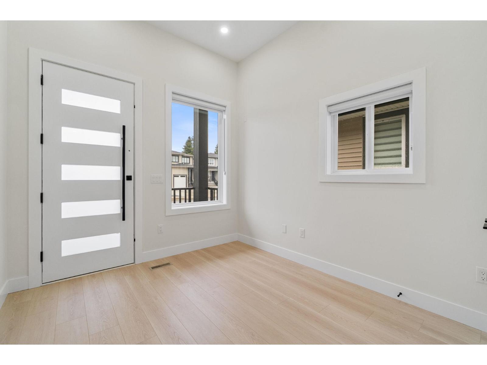 32522 Higginbottom Court, Mission, British Columbia  V2V 2T7 - Photo 5 - R3073622