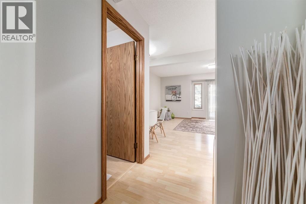 12 Millrise Green Sw, Calgary, Alberta  T2Y 3E8 - Photo 6 - A2267630