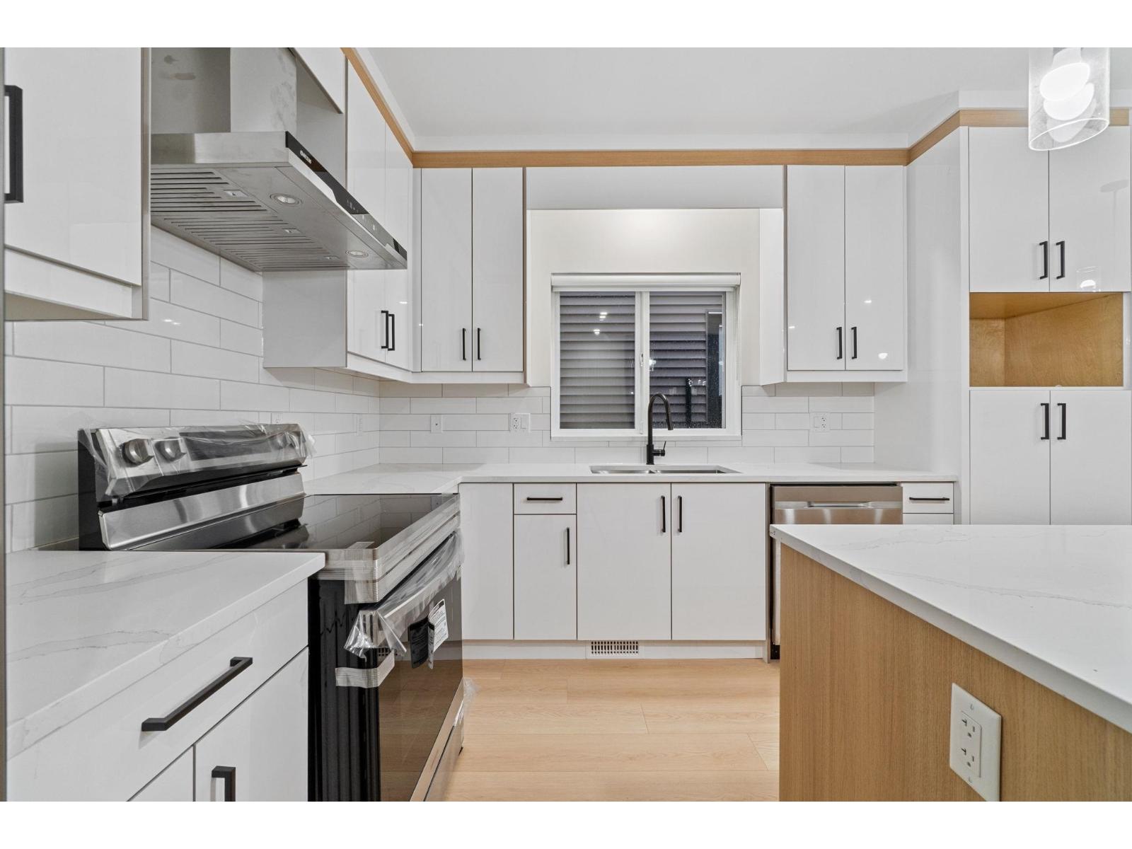 32522 Higginbottom Court, Mission, British Columbia  V2V 2T7 - Photo 10 - R3073622