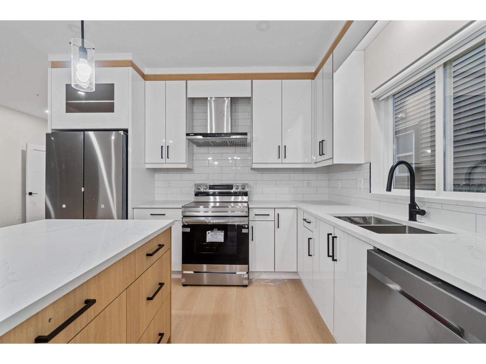 32522 Higginbottom Court, Mission, British Columbia  V2V 2T7 - Photo 9 - R3073622