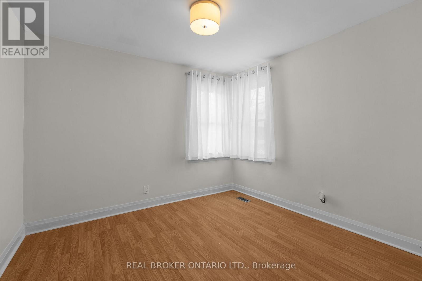 20 Rose Avenue, Orillia, Ontario  L3V 2N5 - Photo 12 - S12633854