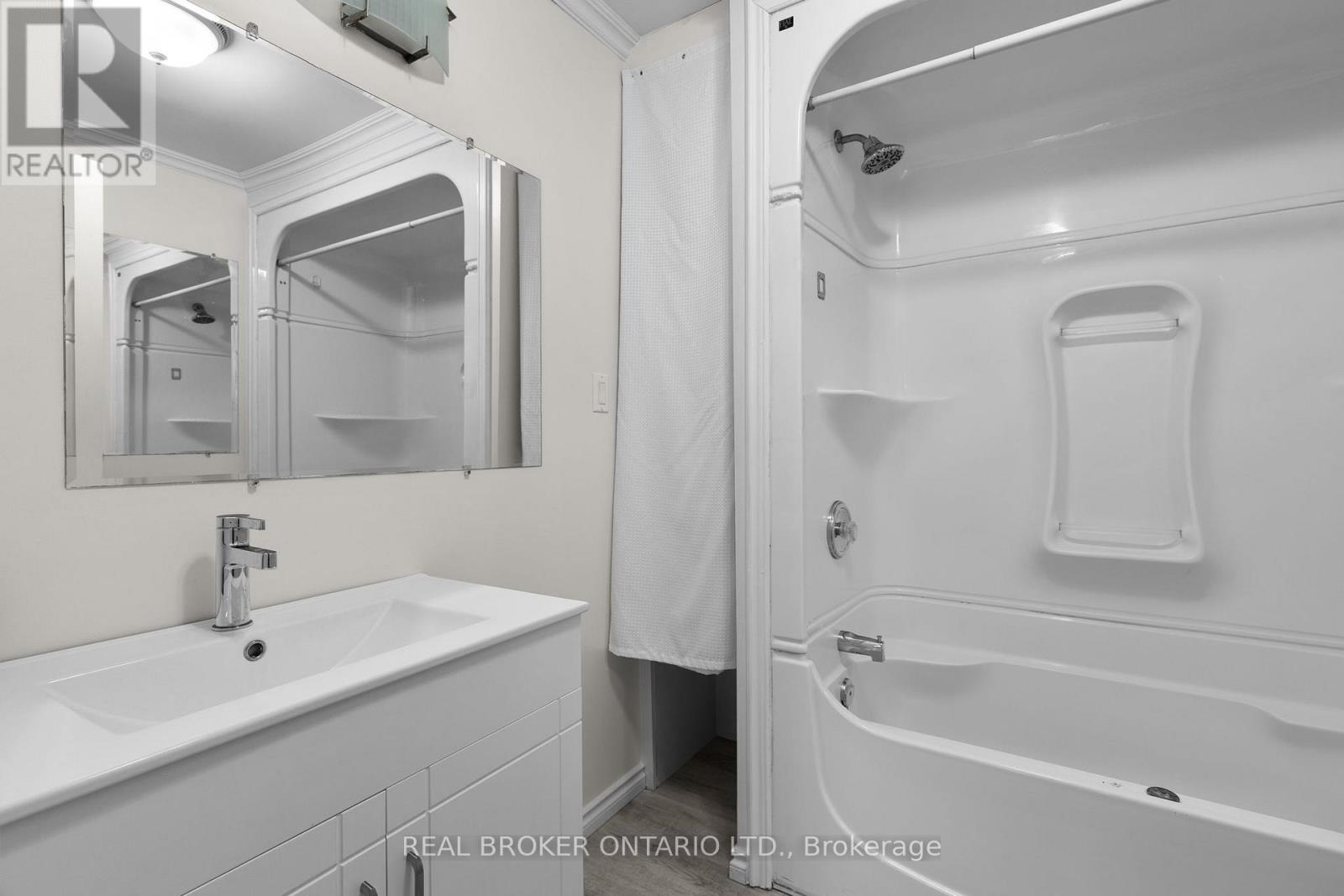 20 Rose Avenue, Orillia, Ontario  L3V 2N5 - Photo 15 - S12633854