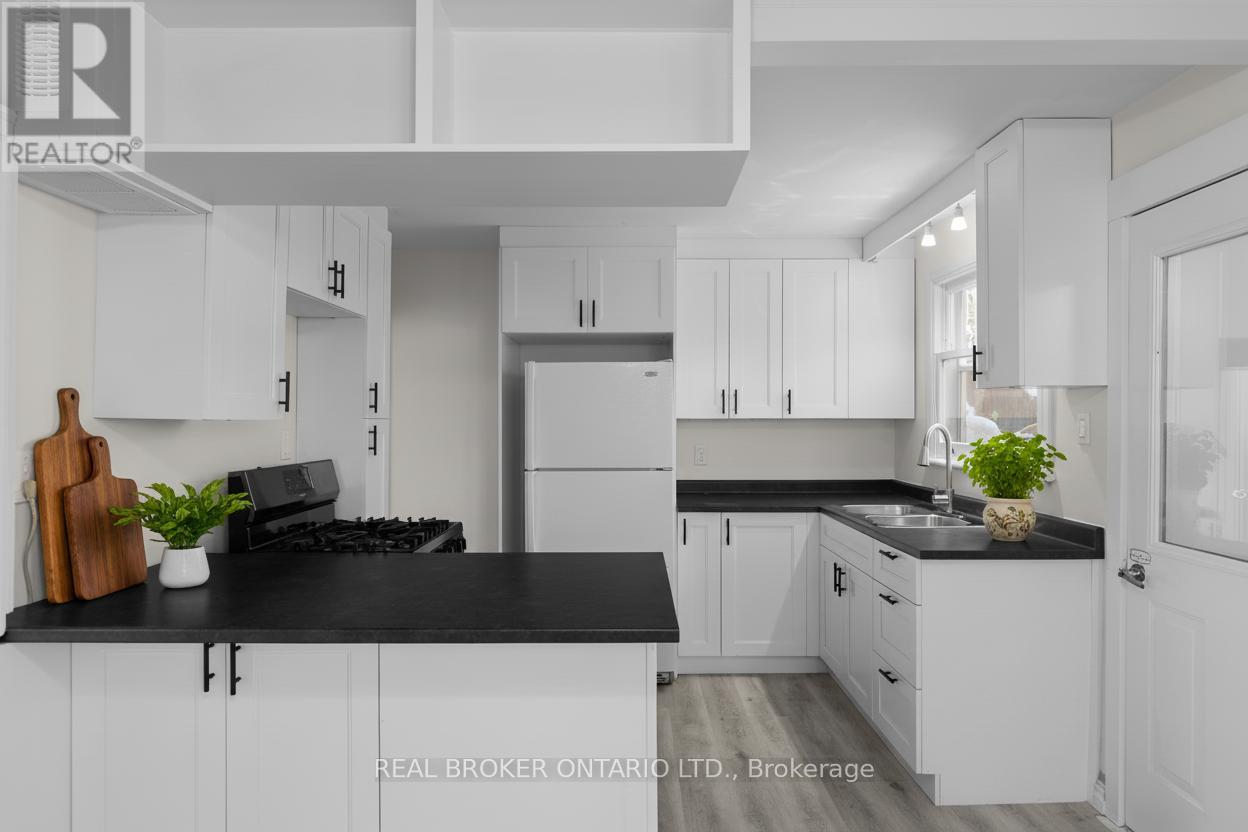 20 Rose Avenue, Orillia, Ontario  L3V 2N5 - Photo 3 - S12633854