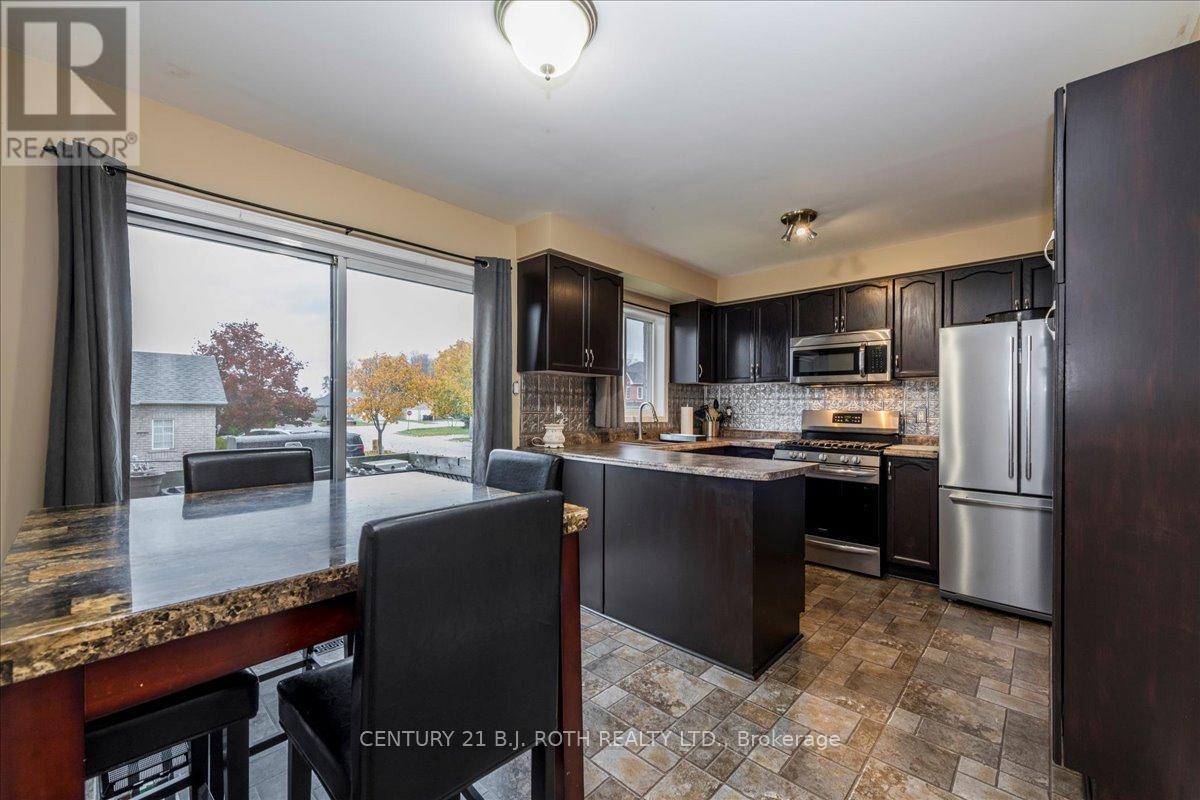 1082 Kensington Street, Innisfil, Ontario  L9S 1V1 - Photo 13 - N12511964