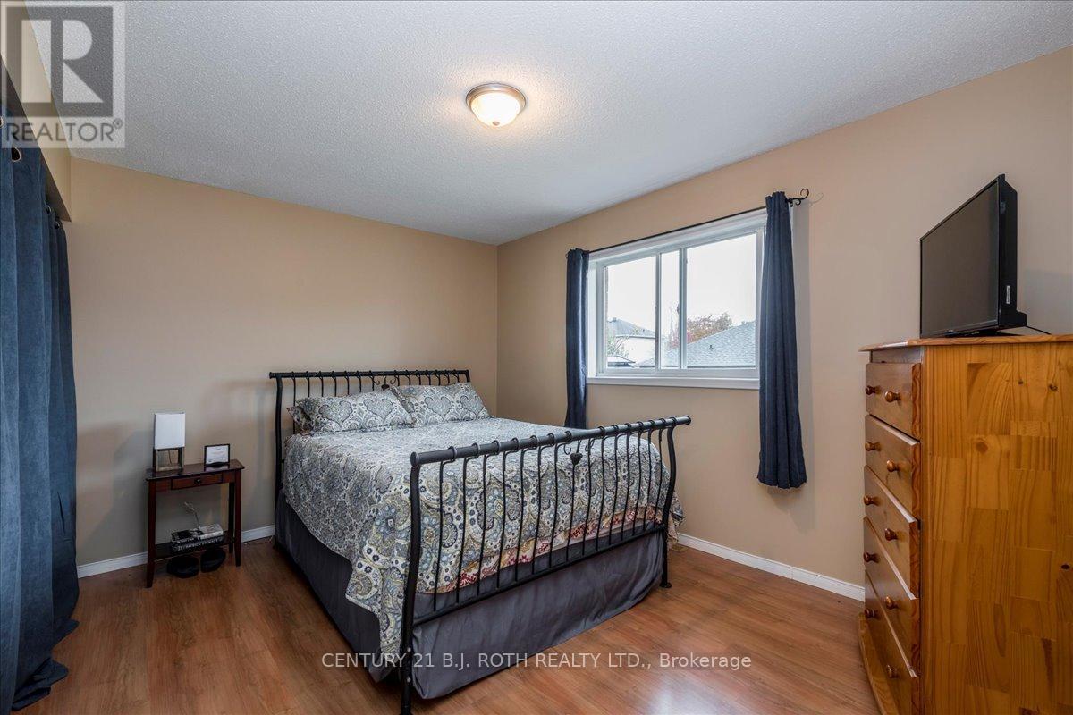 1082 Kensington Street, Innisfil, Ontario  L9S 1V1 - Photo 15 - N12511964