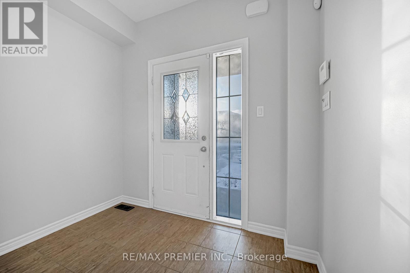 68 Zachary Place, Vaughan, Ontario  L4H 3S4 - Photo 5 - N12633978