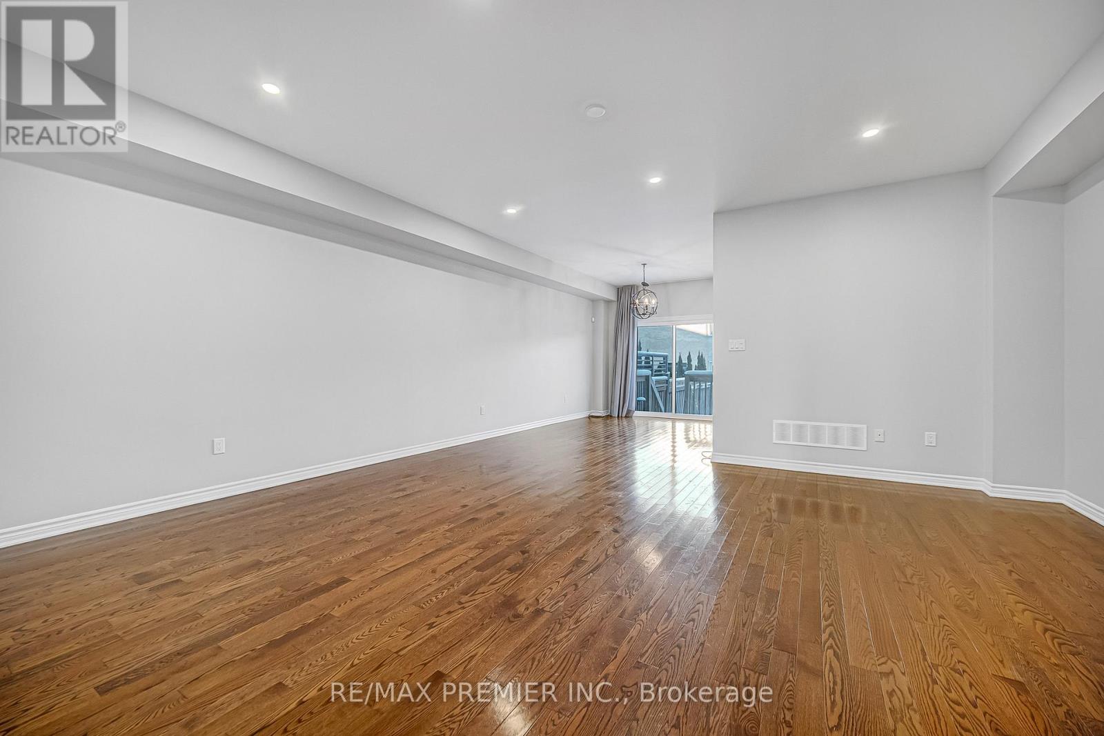 68 Zachary Place, Vaughan, Ontario  L4H 3S4 - Photo 7 - N12633978