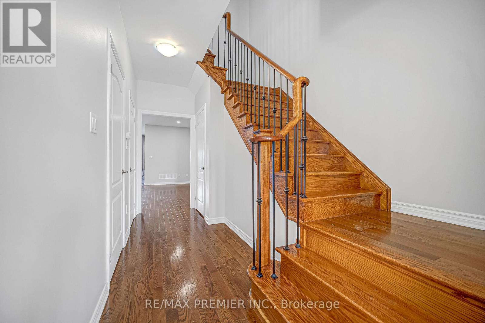 68 Zachary Place, Vaughan, Ontario  L4H 3S4 - Photo 6 - N12633978