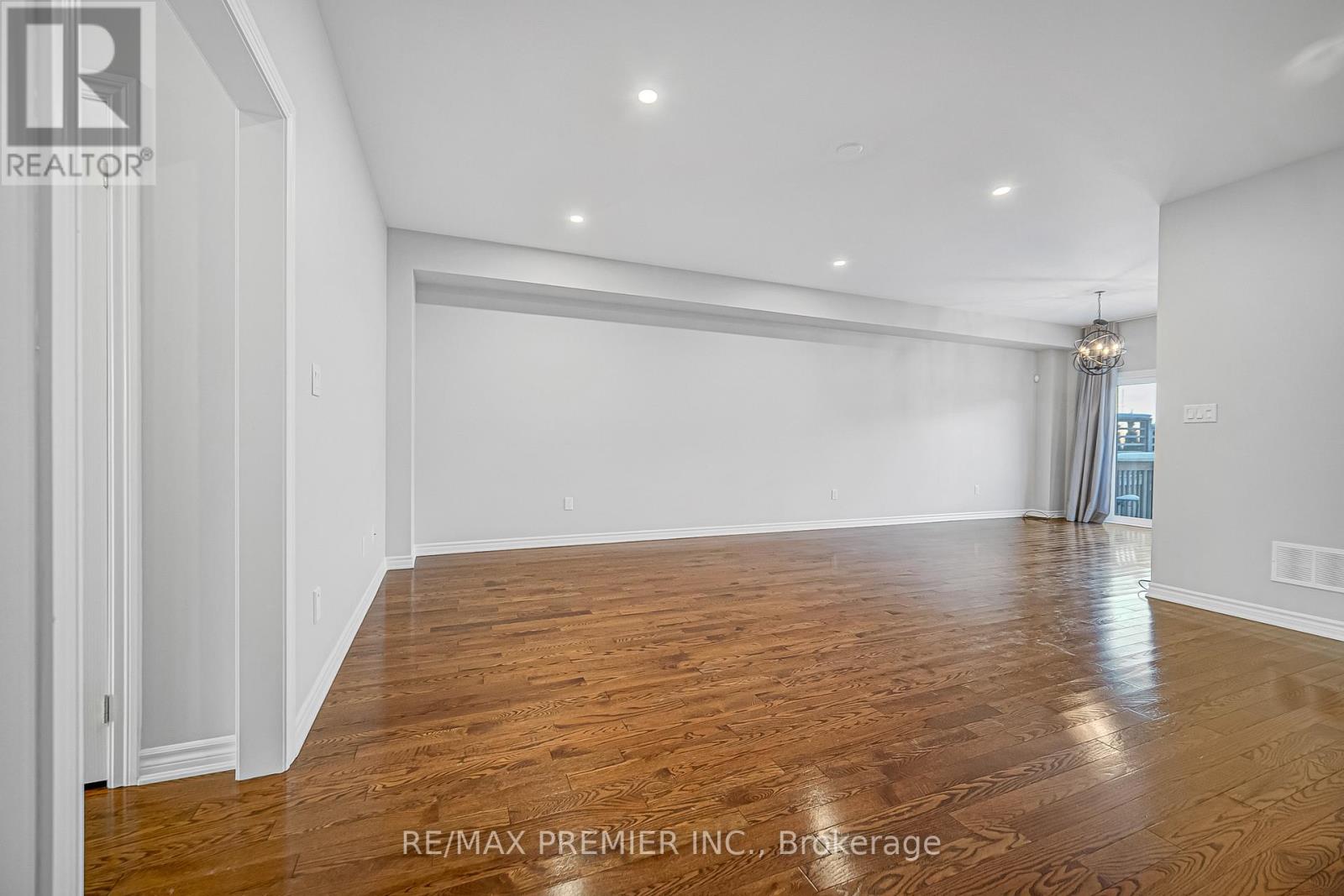 68 Zachary Place, Vaughan, Ontario  L4H 3S4 - Photo 8 - N12633978