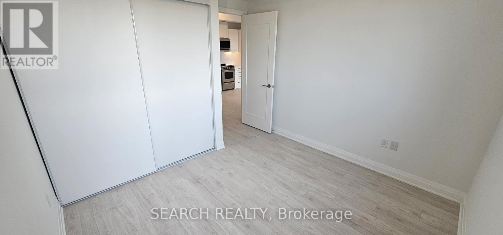 301 - 412 Silver Maple Road, Oakville, Ontario  L6H 7E3 - Photo 7 - W12495918