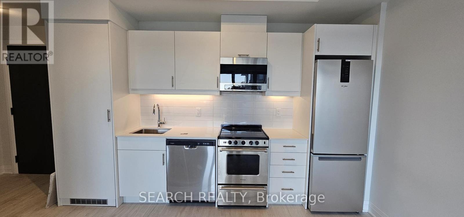 301 - 412 Silver Maple Road, Oakville, Ontario  L6H 7E3 - Photo 3 - W12495918