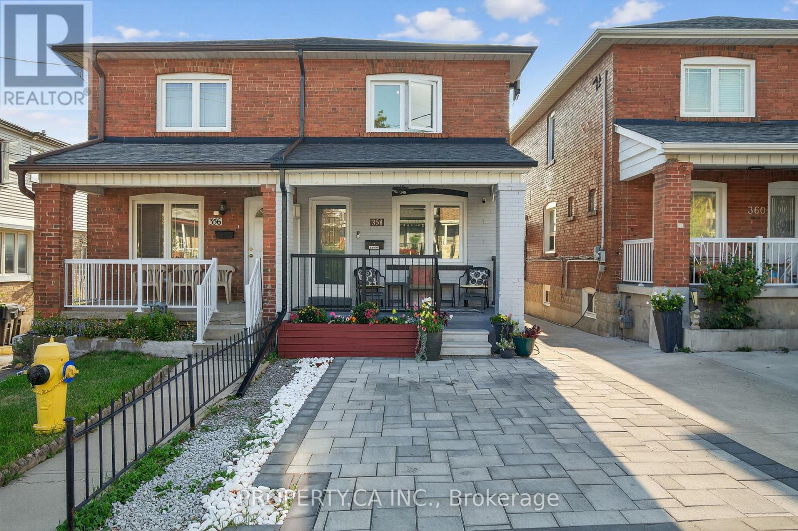 358 MCROBERTS AVENUE, Toronto, Ontario